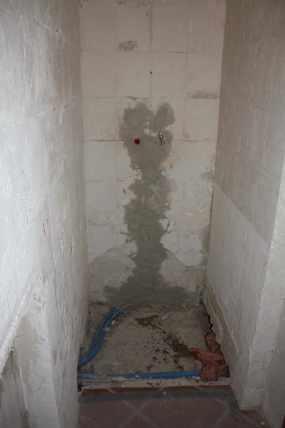 rénovation de la douche avant pose du caniveau de douche