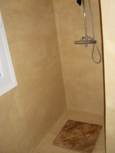 la douche en béton ciré