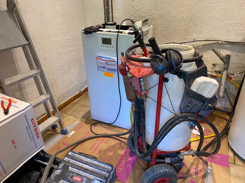 Desembouage efficasse sur radiateurs dans le cadre du remplacement d’une chaudière