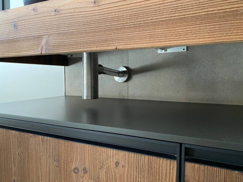 siphon encastré sur salle de bain de luxe