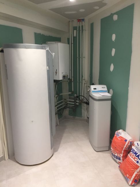 Installer un adoucisseur d’eau pour protéger une maison neuve à Eguilles