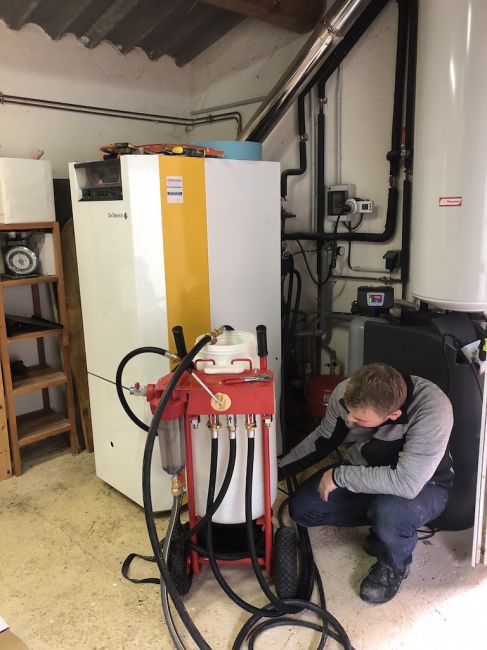 pompe a désembouer sur chaudière